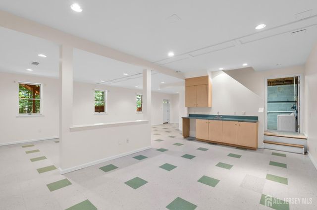 265 Edlys Lane, North Brunswick, NJ 08902