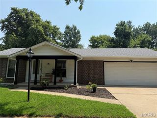 2506 Pheasant Run Drive, St Louis, MO 63043