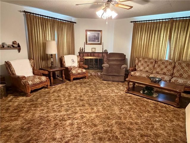 9806 E 77th Street, Kansas City, MO 64138