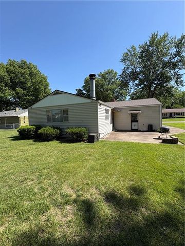 9806 E 77th Street, Kansas City, MO 64138