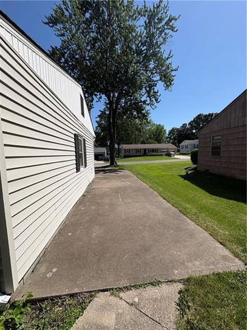 9806 E 77th Street, Kansas City, MO 64138