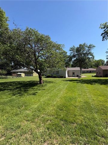 9806 E 77th Street, Kansas City, MO 64138