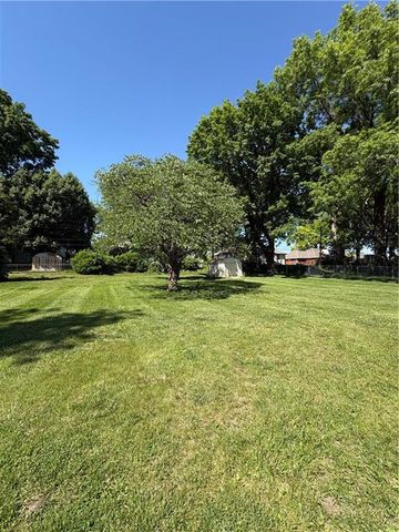 9806 E 77th Street, Kansas City, MO 64138