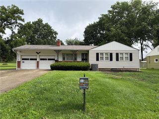 9806 E 77th Street, Kansas City, MO 64138