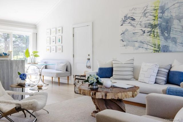 48 Middle Pond Road, Southampton, NY 11968