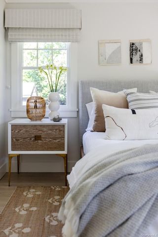 48 Middle Pond Road, Southampton, NY 11968