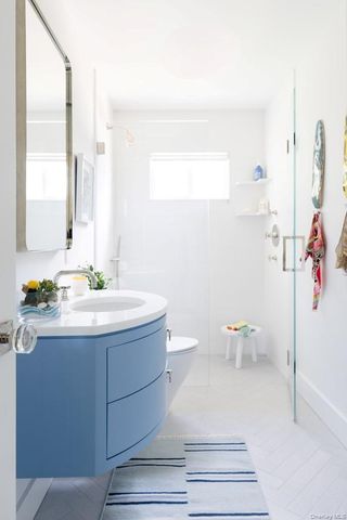 48 Middle Pond Road, Southampton, NY 11968