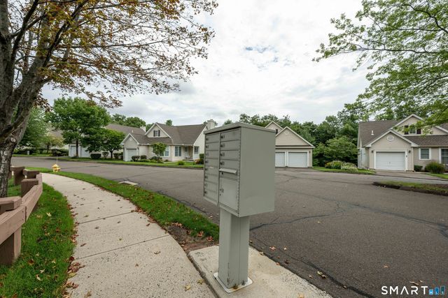 25 Hamden Hills Drive 23, Hamden, CT 06518