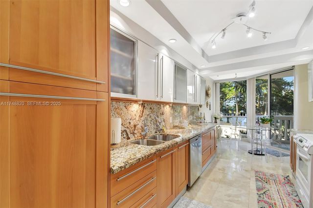 2000 Island Boulevard 410, Aventura, FL 33160