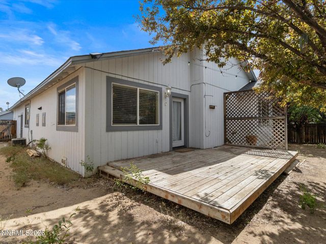 892 Valley Crest Drive, Carson City, NV 89705