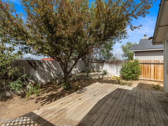 892 Valley Crest Drive, Carson City, NV 89705