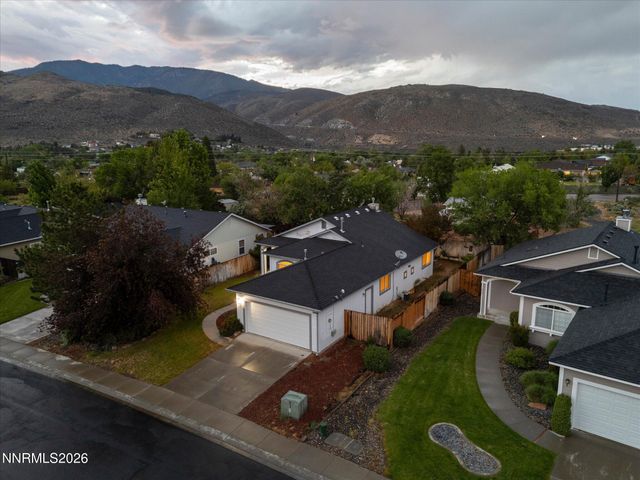 892 Valley Crest Drive, Carson City, NV 89705