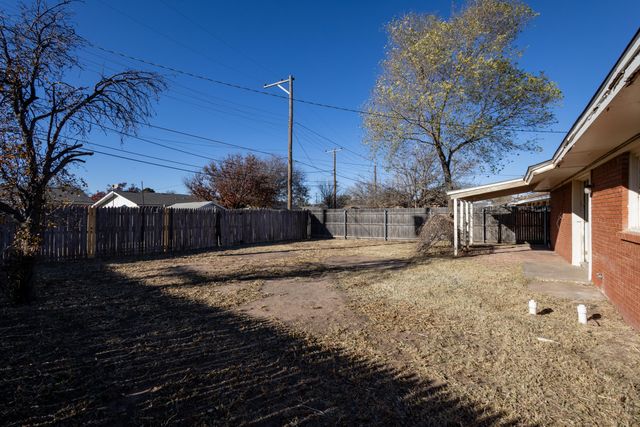 606 Bangor Avenue, Lubbock, TX 79416