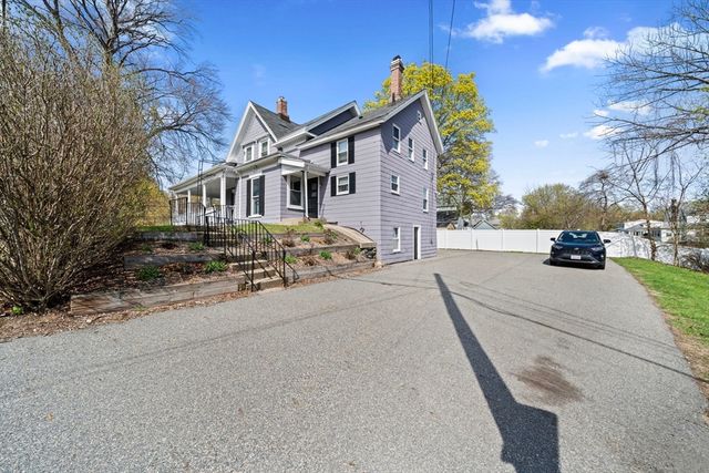 99 Montvale Ave 1, Woburn, MA 01801