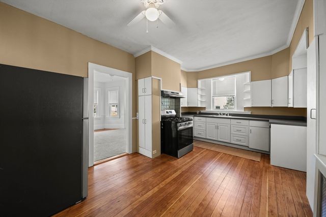 99 Montvale Ave 1, Woburn, MA 01801