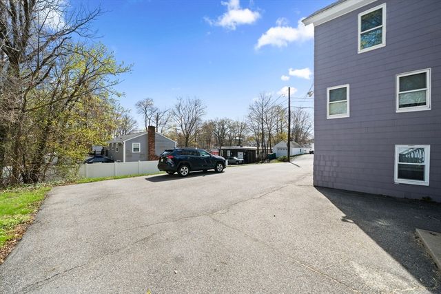 99 Montvale Ave 1, Woburn, MA 01801