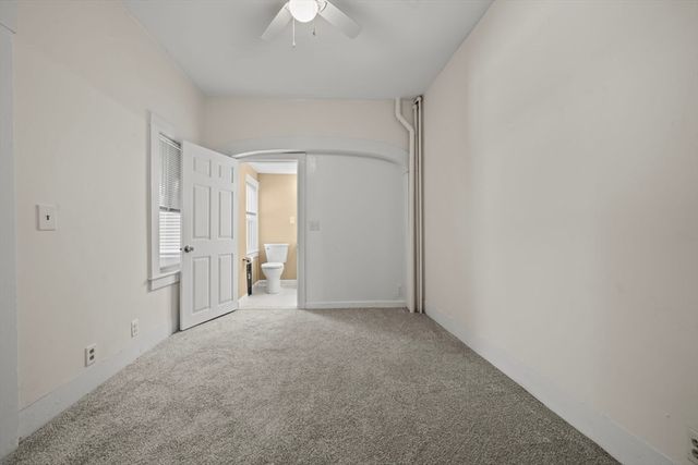 99 Montvale Ave 1, Woburn, MA 01801