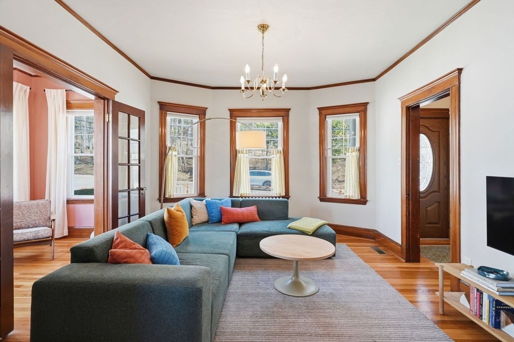 42 Lagrange St U1, Boston, MA 02132