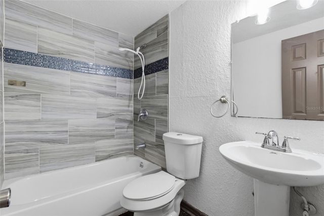 2828 N ELMORE AVENUE, Tampa, FL 33602