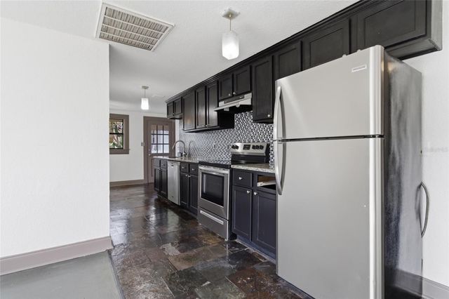 2828 N ELMORE AVENUE, Tampa, FL 33602