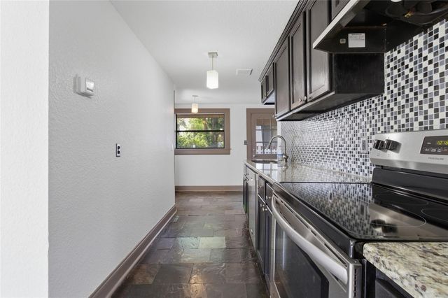 2828 N ELMORE AVENUE, Tampa, FL 33602