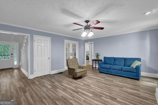 404 Kelly Circle, Woodstock, GA 30188