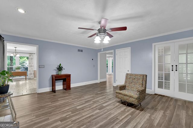 404 Kelly Circle, Woodstock, GA 30188