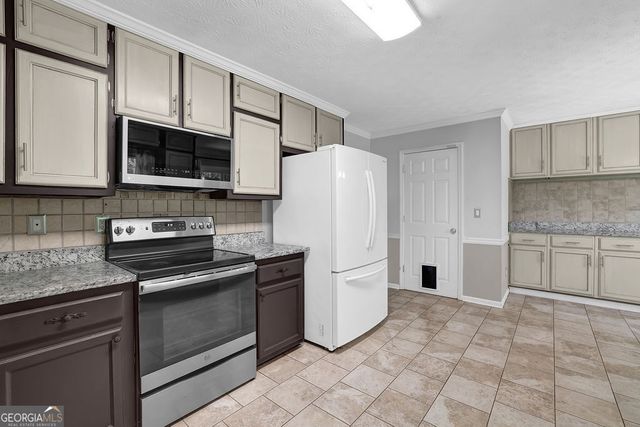 404 Kelly Circle, Woodstock, GA 30188