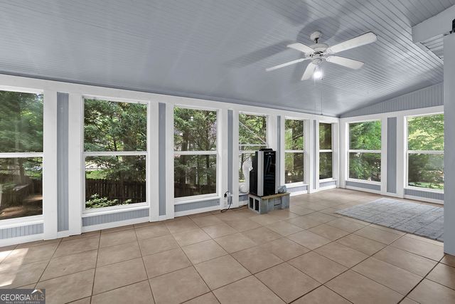 404 Kelly Circle, Woodstock, GA 30188