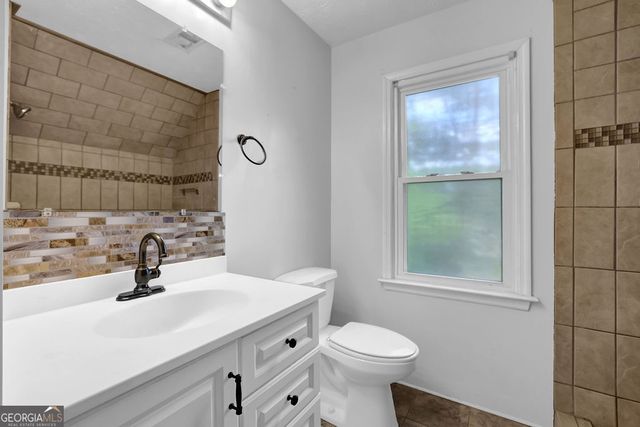 404 Kelly Circle, Woodstock, GA 30188