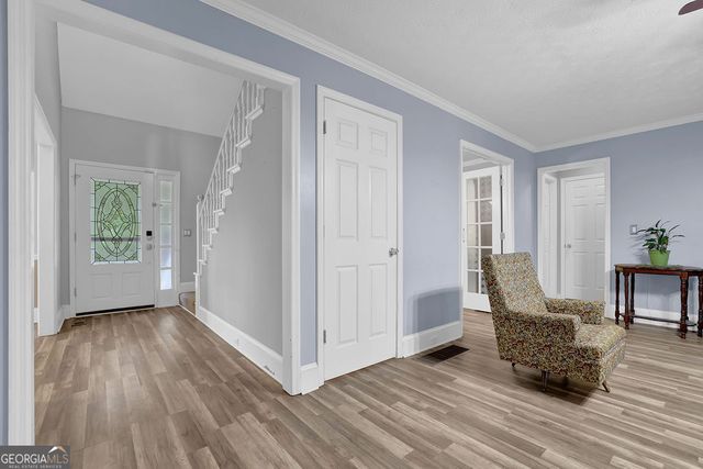 404 Kelly Circle, Woodstock, GA 30188