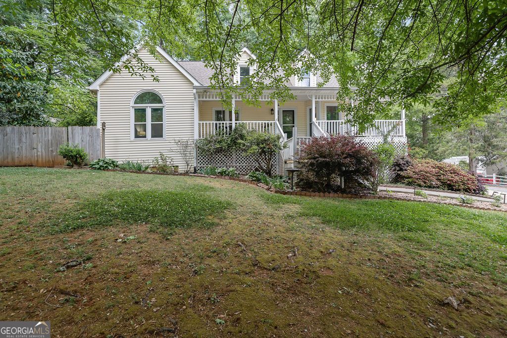 404 Kelly Circle, Woodstock, GA 30188