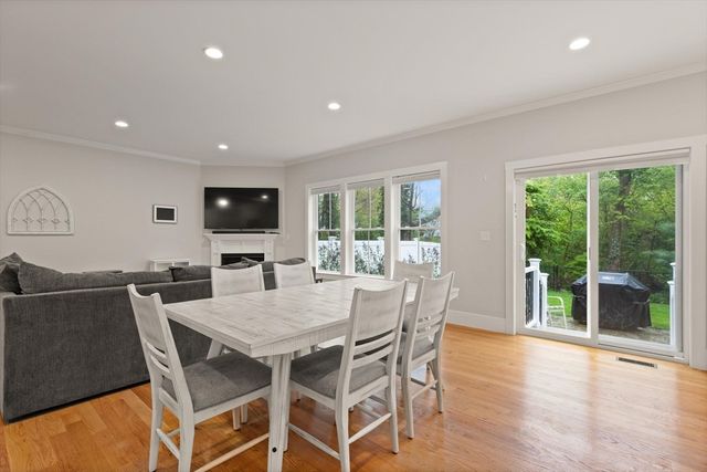 9 Orchard Pl 9, Foxboro, MA 02035