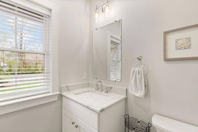 9 Orchard Pl 9, Foxboro, MA 02035