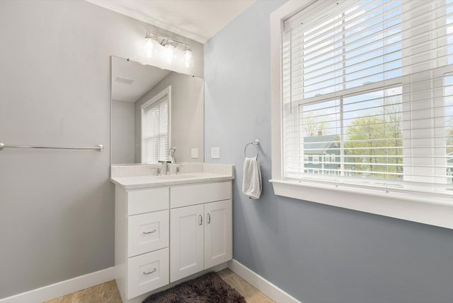 9 Orchard Pl 9, Foxboro, MA 02035