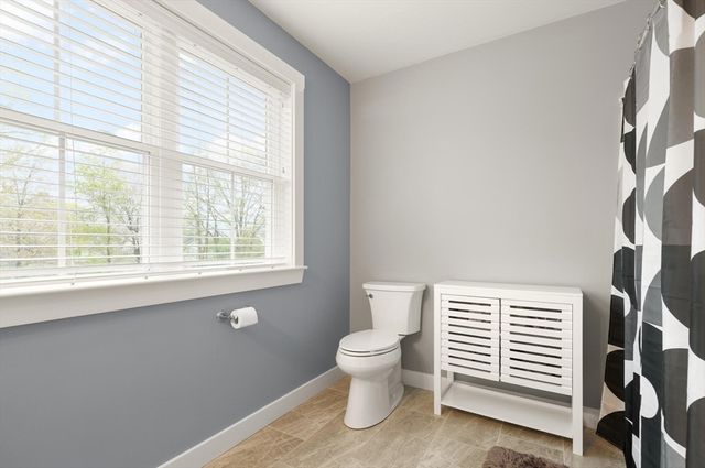 9 Orchard Pl 9, Foxboro, MA 02035