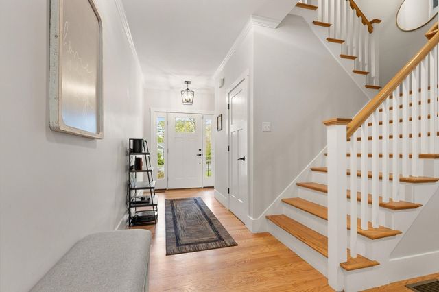 9 Orchard Pl 9, Foxboro, MA 02035