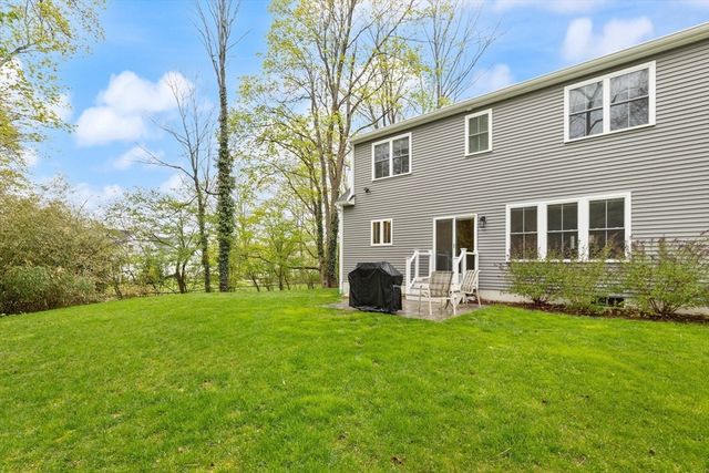 9 Orchard Pl 9, Foxboro, MA 02035