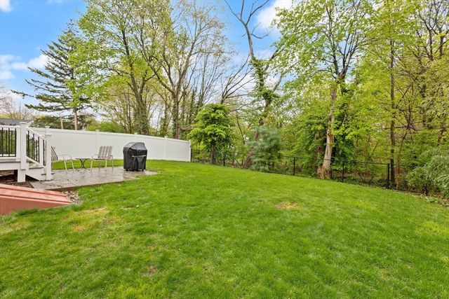 9 Orchard Pl 9, Foxboro, MA 02035