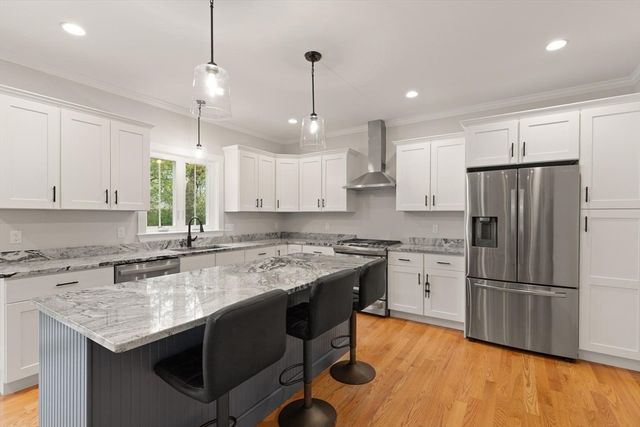 9 Orchard Pl 9, Foxboro, MA 02035