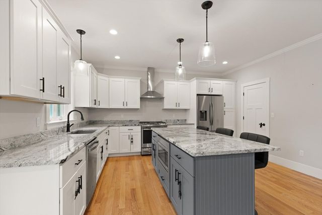 9 Orchard Pl 9, Foxboro, MA 02035