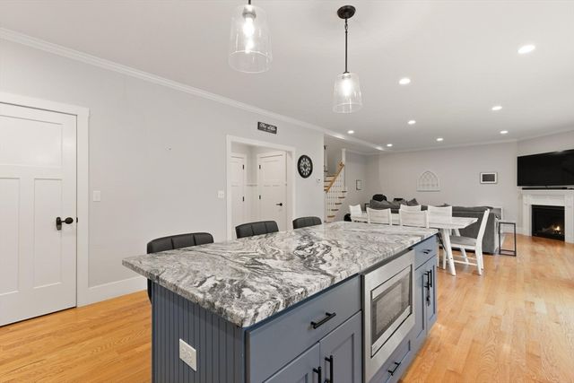 9 Orchard Pl 9, Foxboro, MA 02035