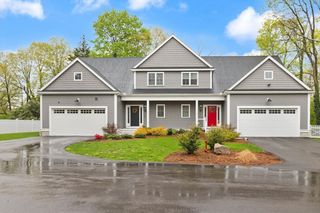 9 Orchard Pl 9, Foxboro, MA 02035