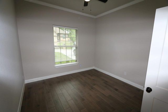 150 Harbour Town Circle, Montgomery, TX 77356