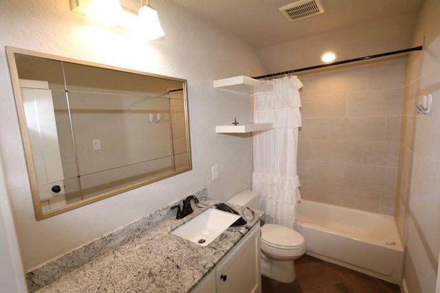 150 Harbour Town Circle, Montgomery, TX 77356