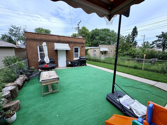 6302 W Holbrook Street G, Chicago, IL 60646