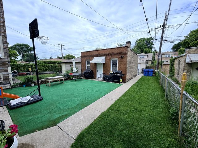 6302 W Holbrook Street G, Chicago, IL 60646
