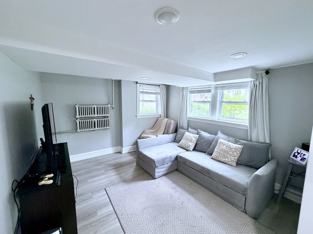 6302 W Holbrook Street G, Chicago, IL 60646