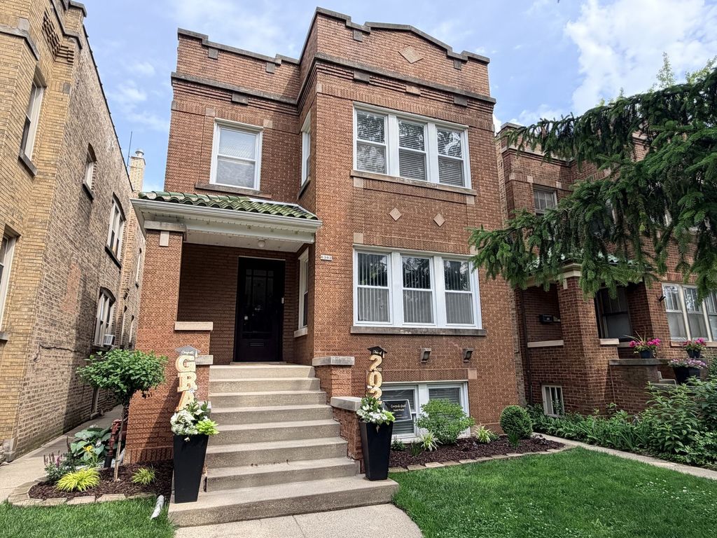 6302 W Holbrook Street G, Chicago, IL 60646