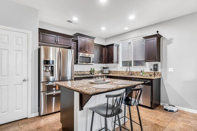 3940 Chessa Lane, Clovis, CA 93619